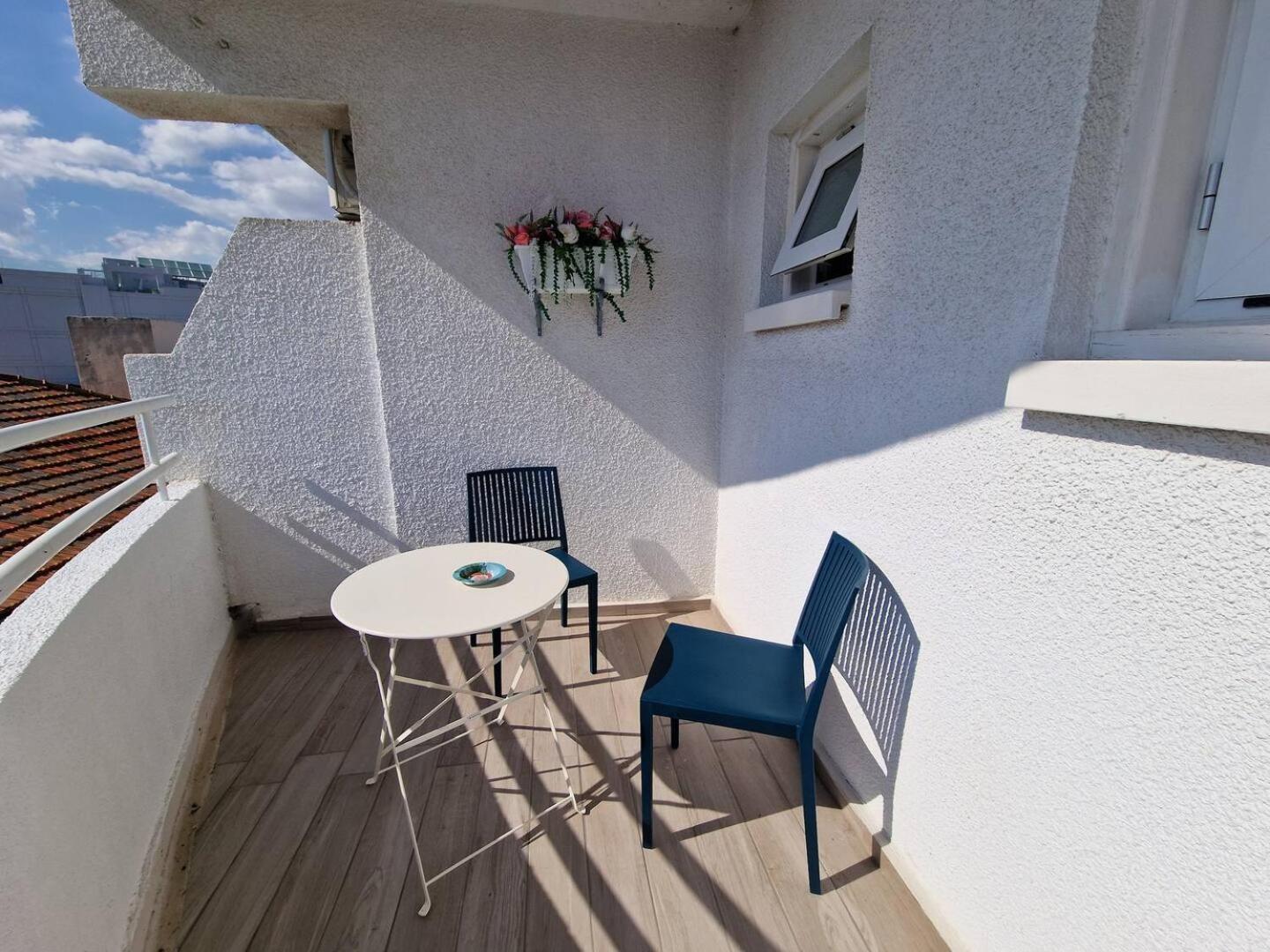 Kitieos Central Apts 100M From Finikoudes Beach Lárnaka Kültér fotó