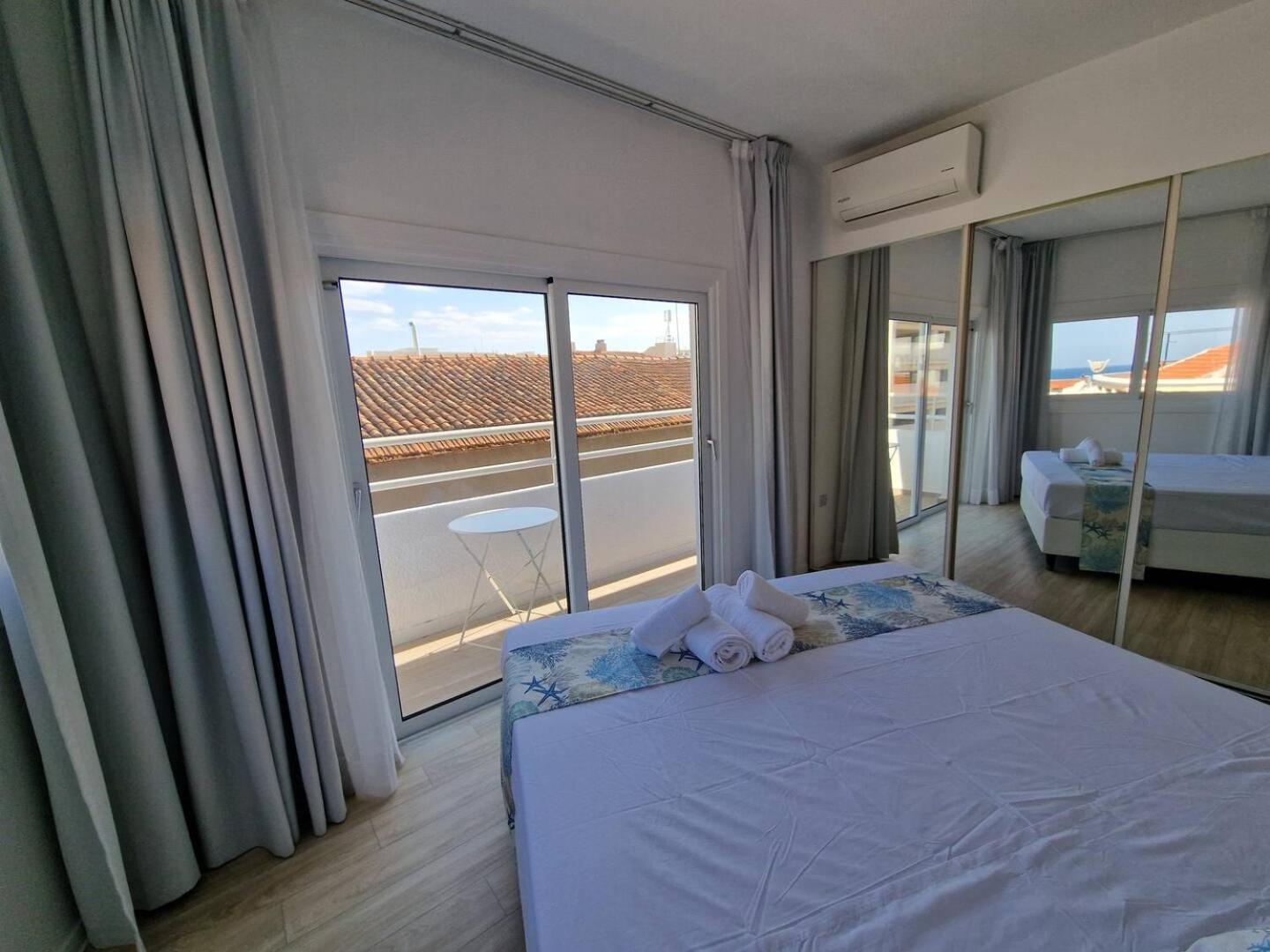 Kitieos Central Apts 100M From Finikoudes Beach Lárnaka Kültér fotó